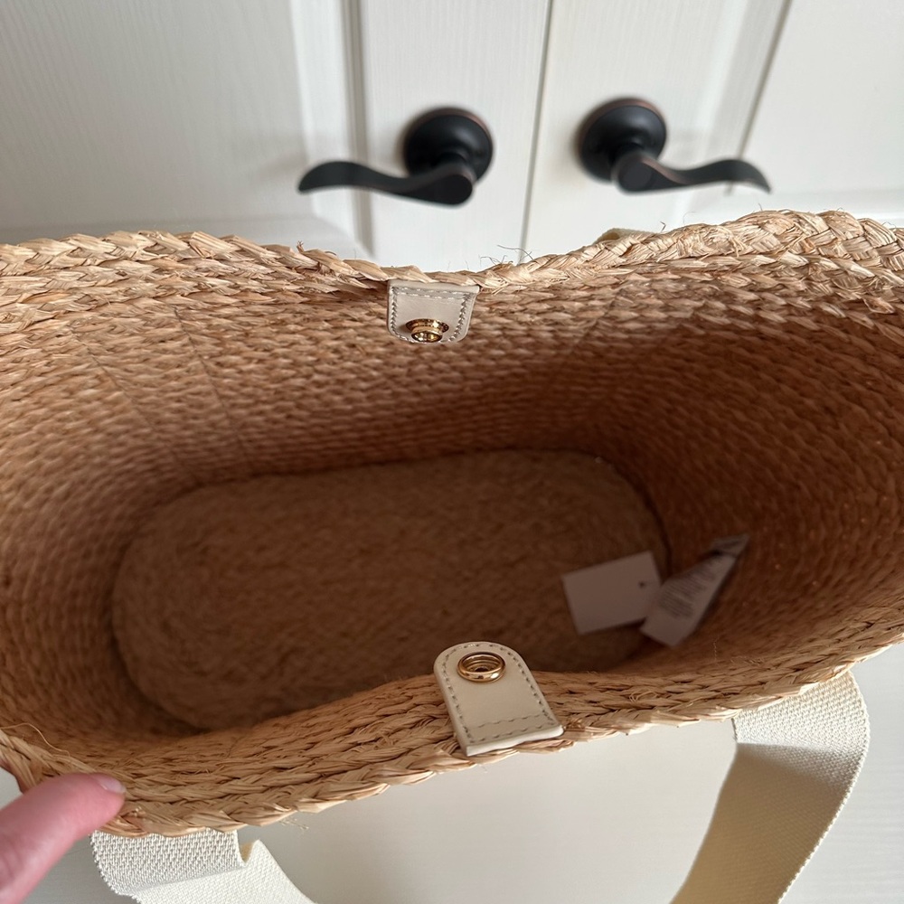J Crew Tan Woven Tote / Beach Bag Women’s NWT - Picture 2 of 3